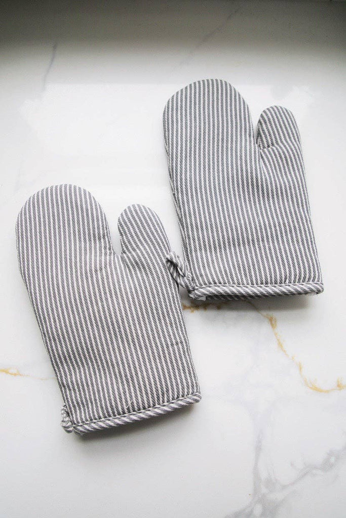 Simple Stripe Oven Mitt - Nested Designs