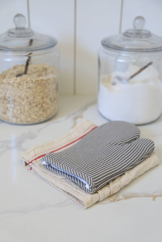 Simple Stripe Oven Mitt - Nested Designs