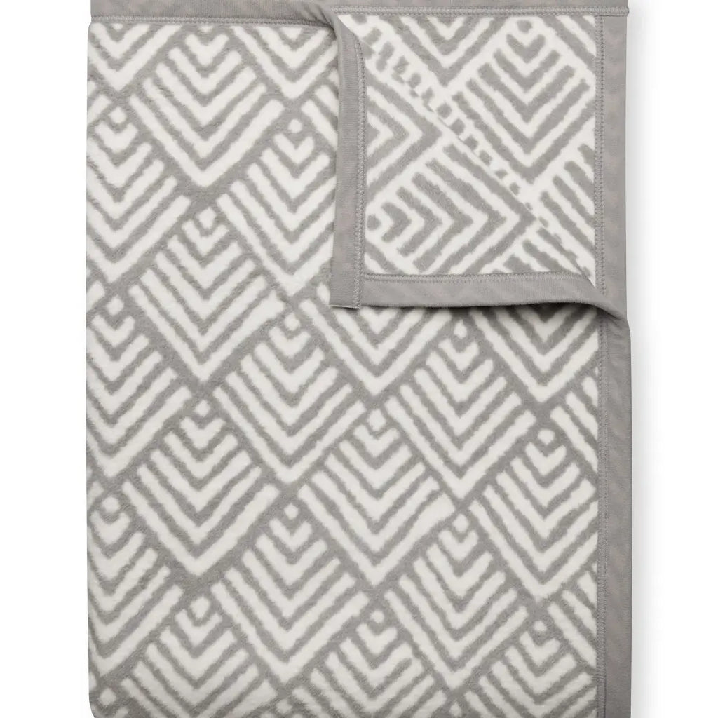 Oyster Cove Diamonds Blanket - Nested